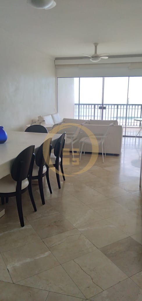 Apartamento Frente ao Mar nas Pitangueiras, Guarujá - SP
