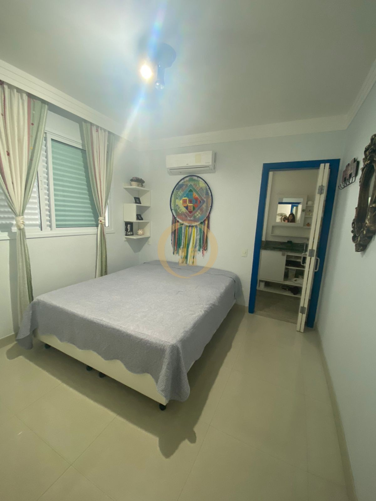 Apartamento na Praia das Pitangueiras, Guarujá - SP