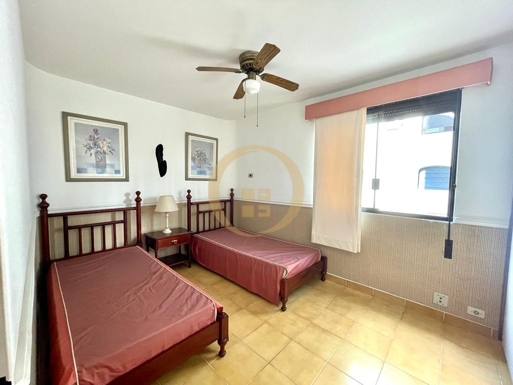 Apartamento na Praia das Pitangueiras, Guarujá - SP
