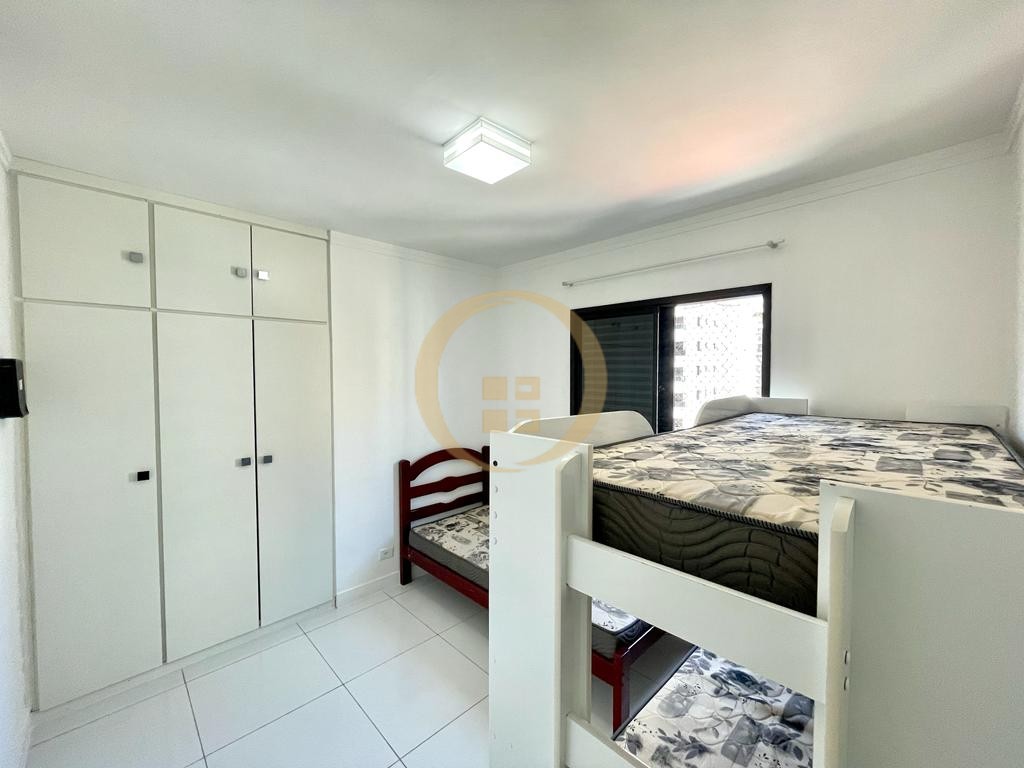 Apartamento na Praia das Pitangueiras, Guarujá - SP