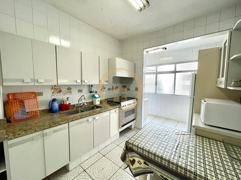 Apartamento na Praia das Pitangueiras, Guarujá - SP