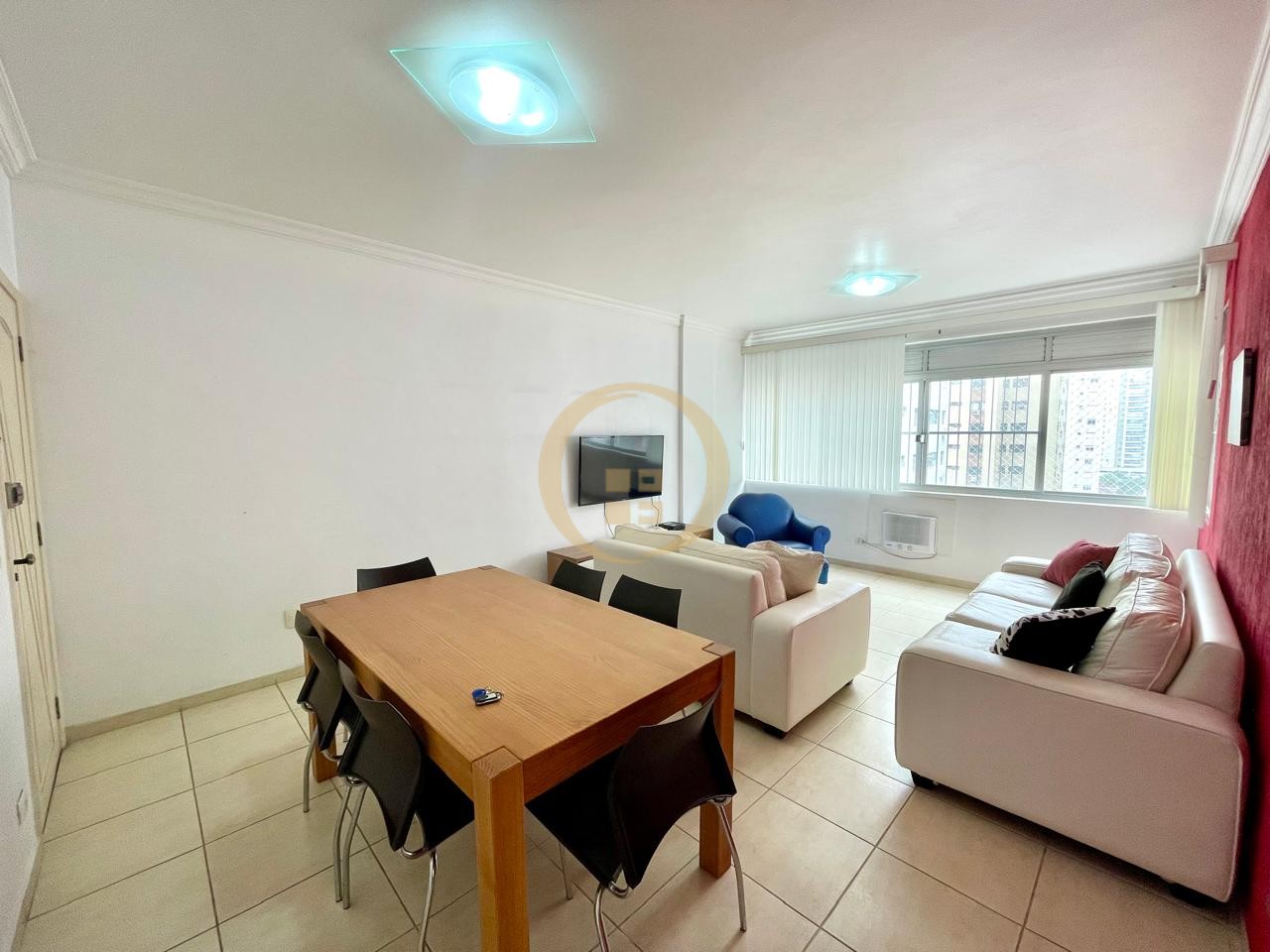 Apartamento na Praia das Pitangueiras, Guarujá - SP