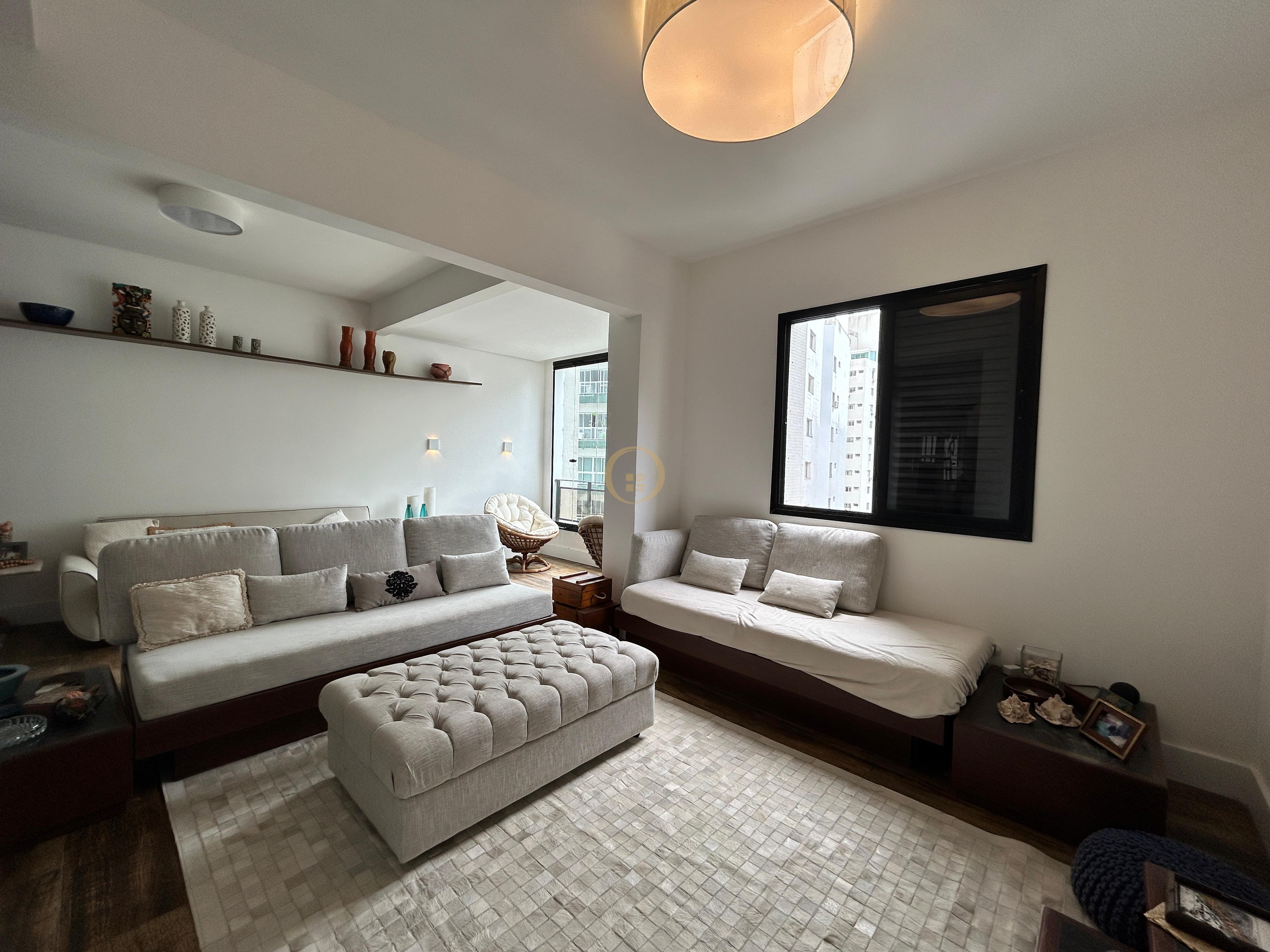 Apartamento na Praia das Pitangueiras, Guarujá - SP