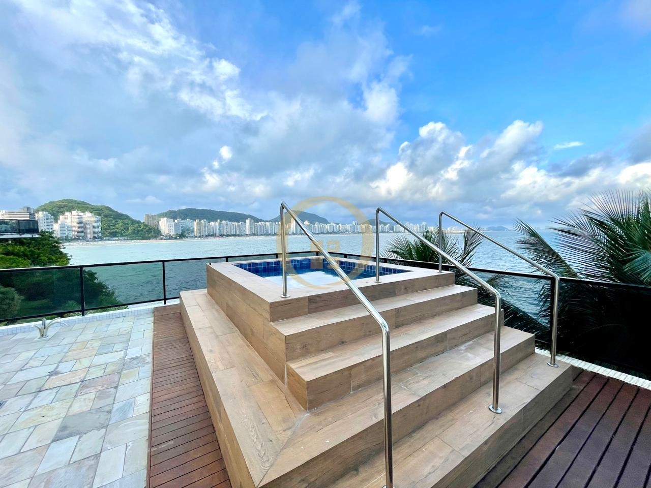 Casa em alvenaria GUARUJÁ - SP