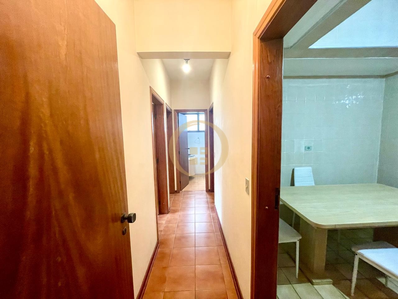 Apartamento na Praia das Pitangueiras, Guarujá - SP