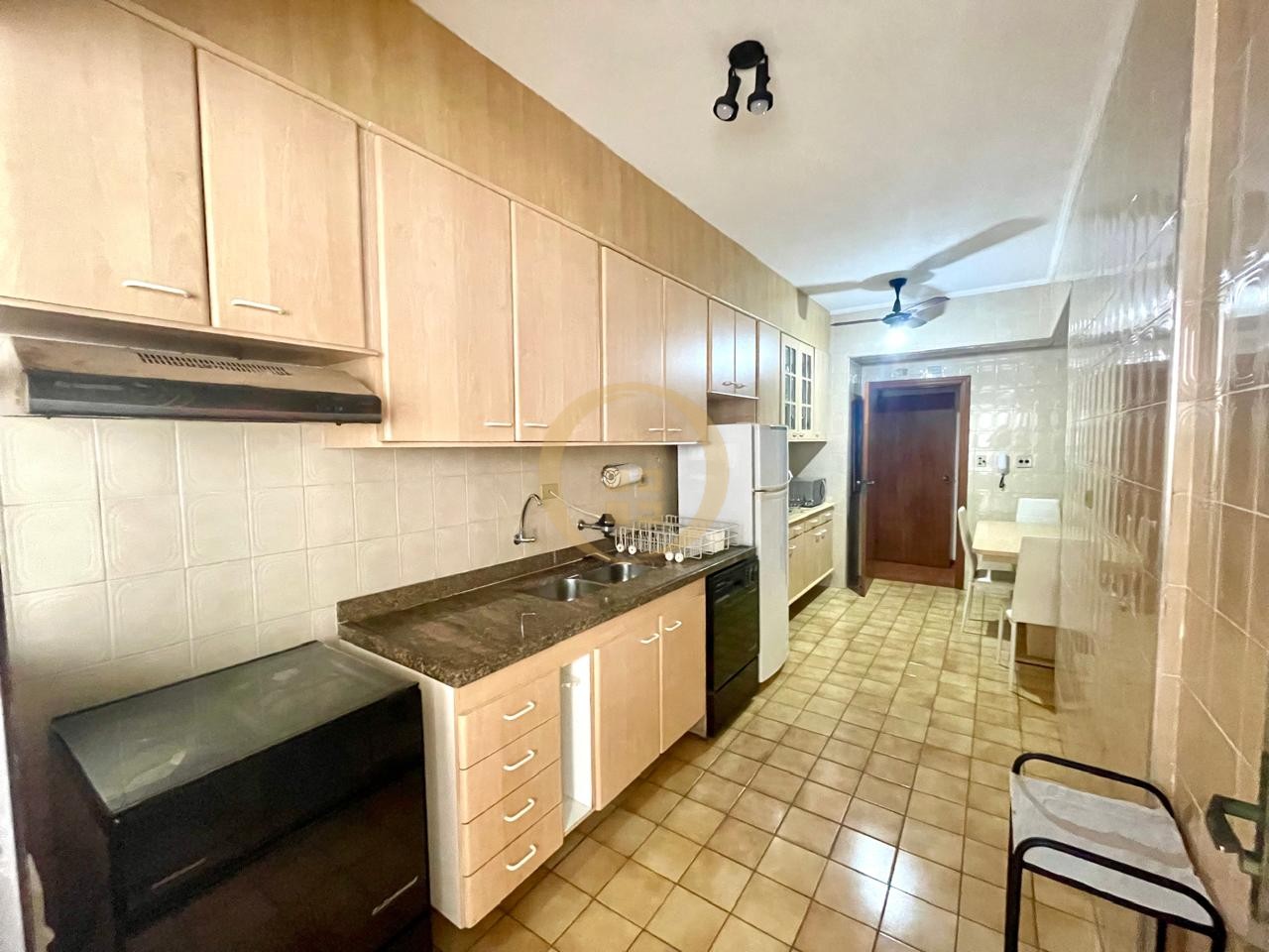 Apartamento na Praia das Pitangueiras, Guarujá - SP