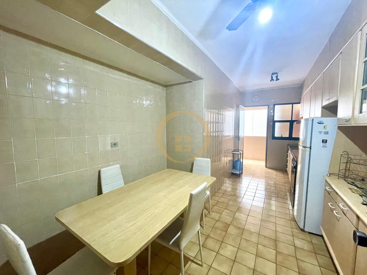 Apartamento na Praia das Pitangueiras, Guarujá - SP