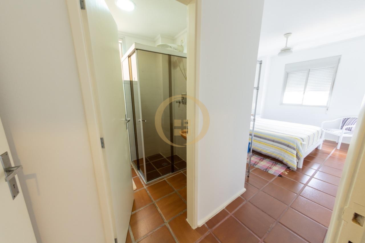 Apartamento na Praia da Enseada, Guarujá - SP