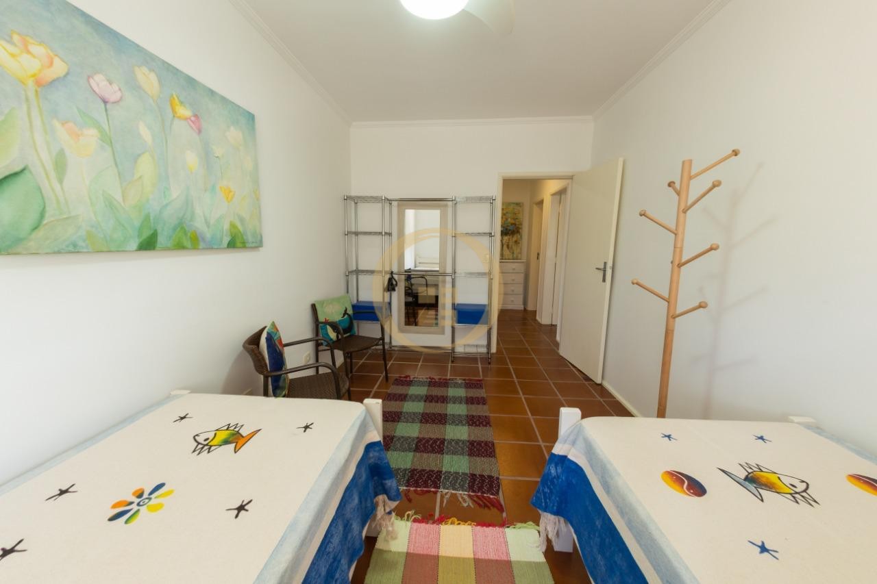Apartamento na Praia da Enseada, Guarujá - SP