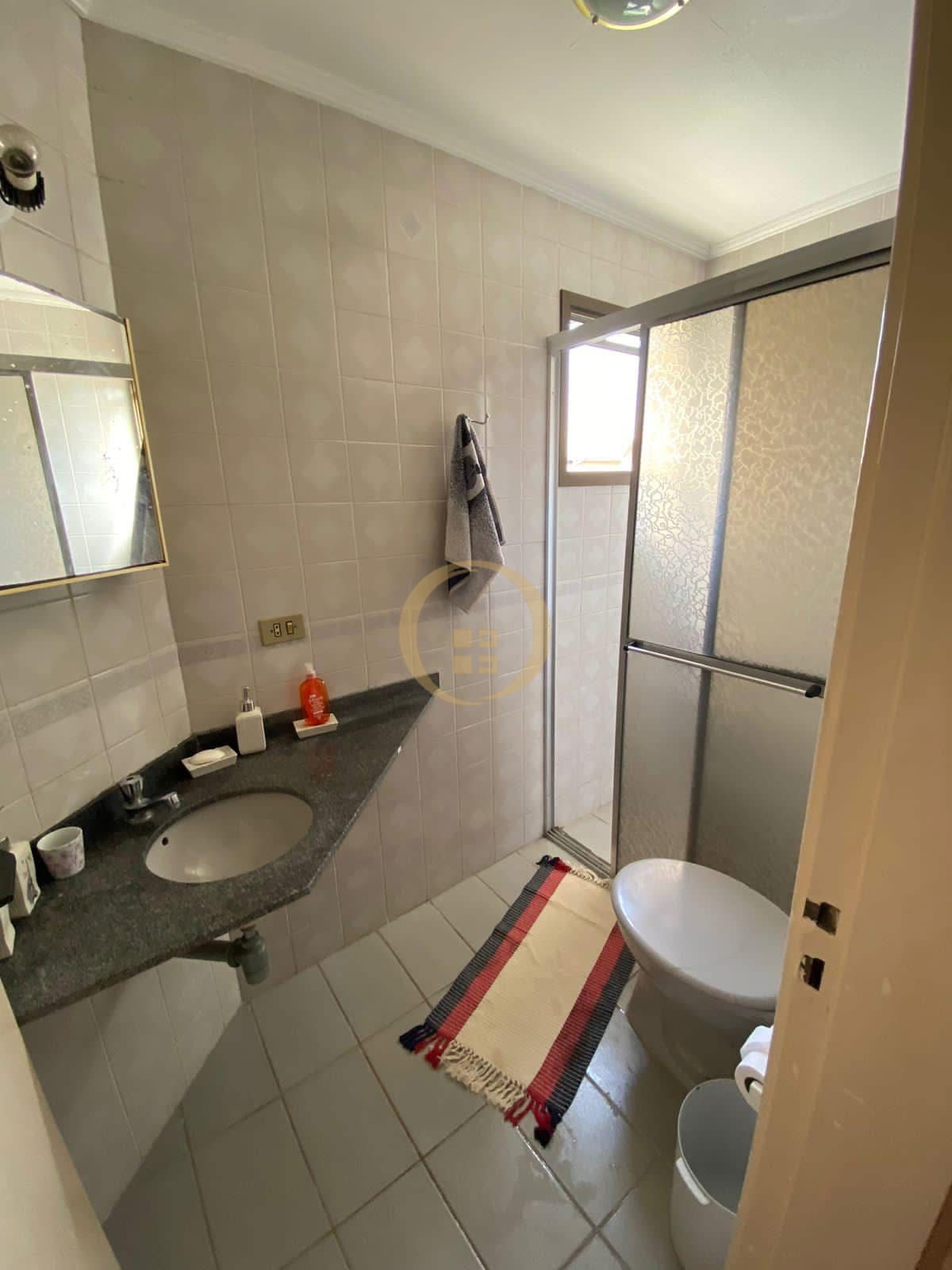 Apartamento na Praia da Enseada, Guarujá - SP