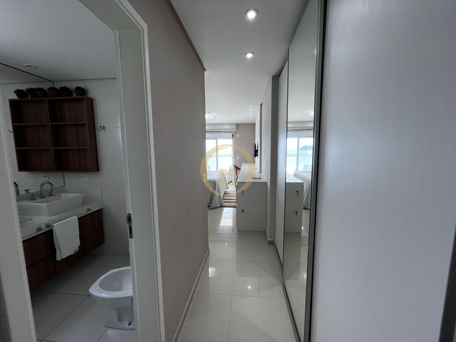 Apartamento Frente ao Mar, Praia da Enseada - GUARUJÁ - SP