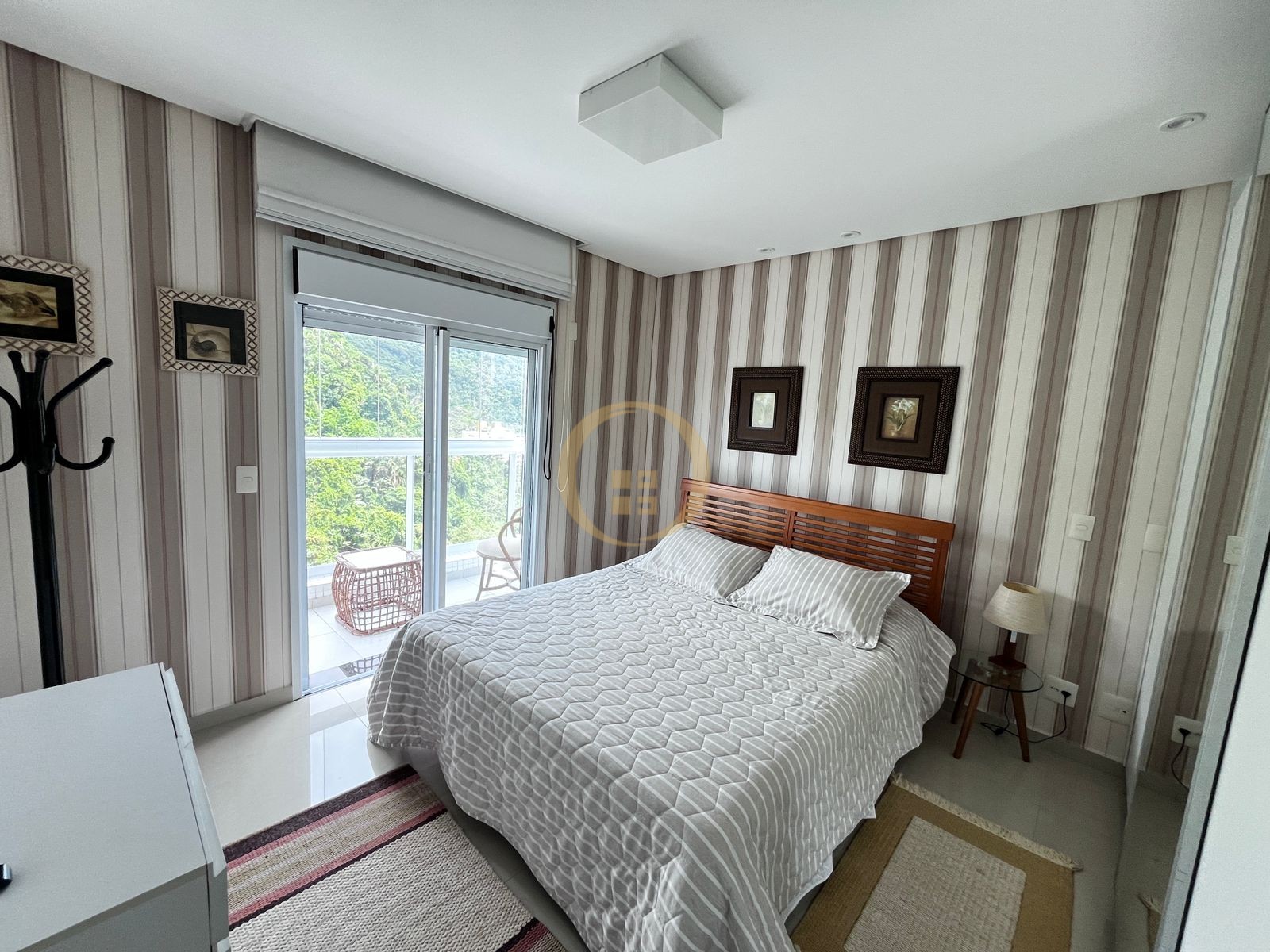 Apartamento Frente ao Mar, Praia da Enseada - GUARUJÁ - SP