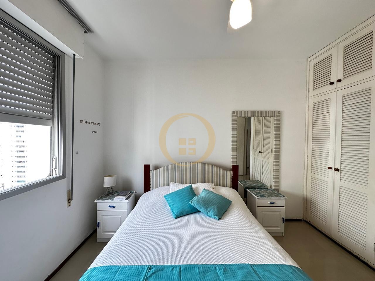Apartamento na Praia das Pitangueiras, Guarujá - SP