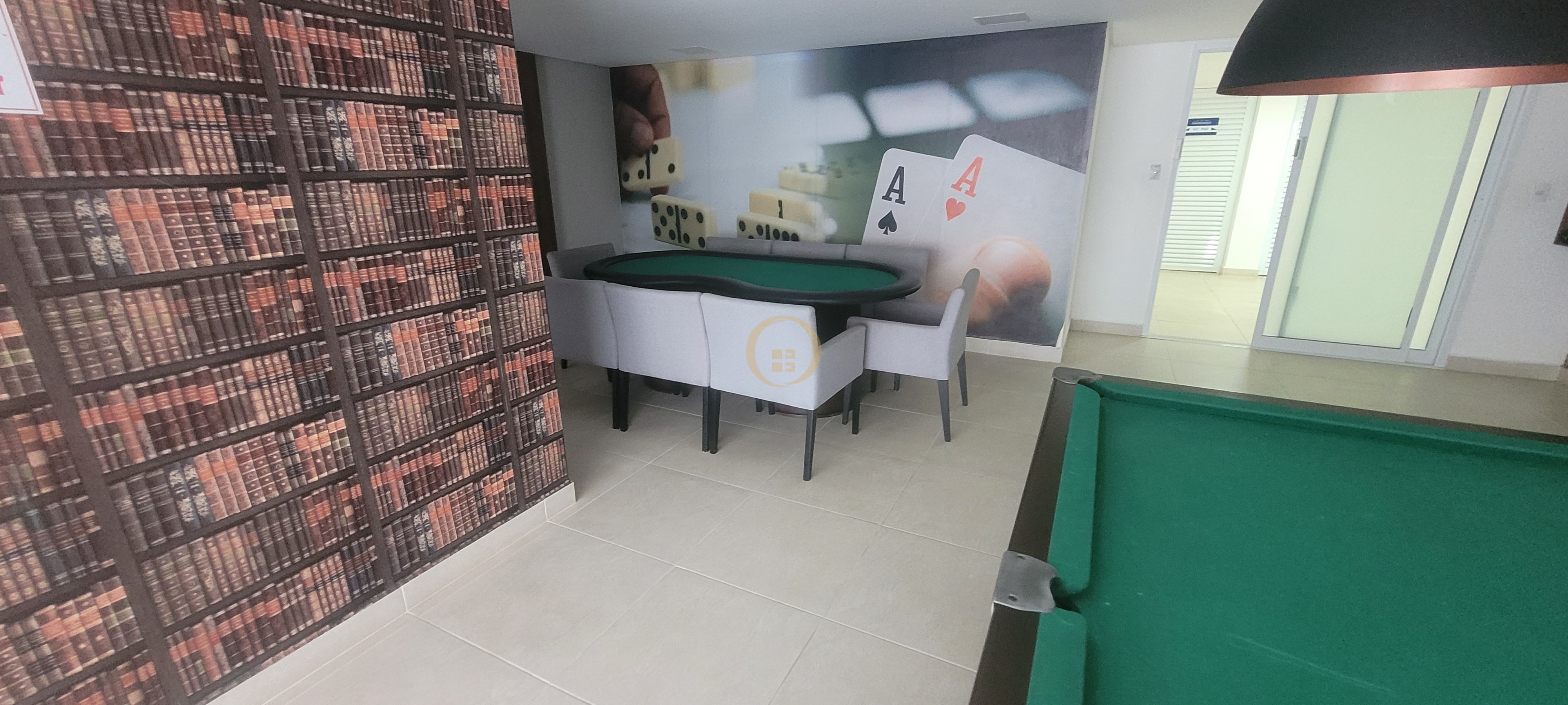 Apartamento na Praia da Enseada, Guarujá - SP