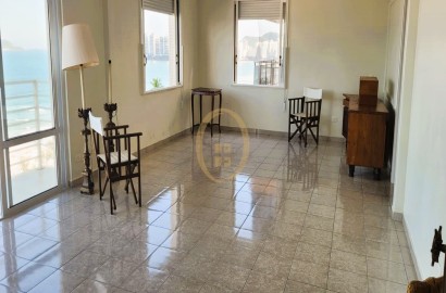 Apartamento Frente ao Mar nas Pitangueiras, Guarujá - SP