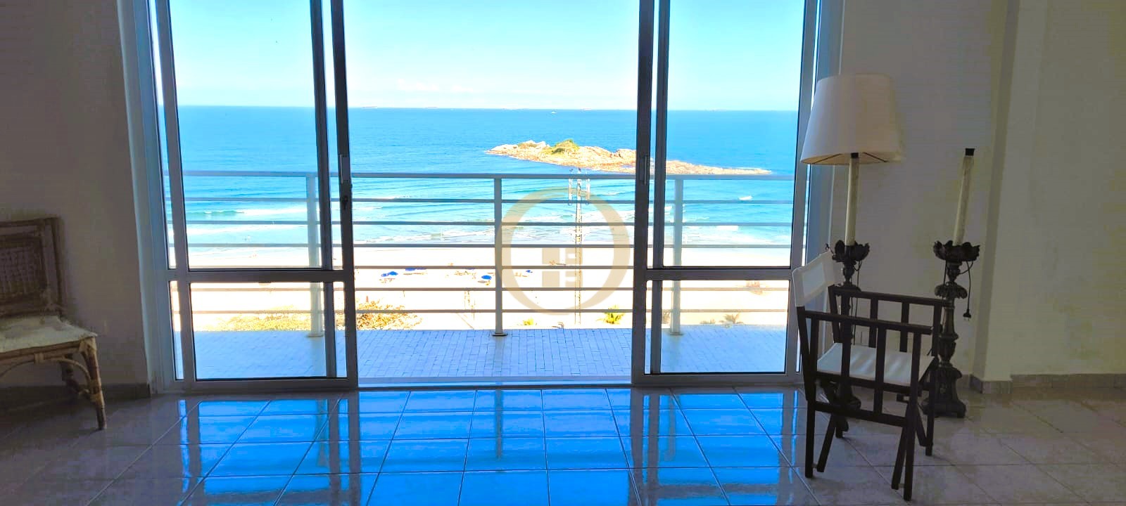 Apartamento Frente ao Mar nas Pitangueiras, Guarujá - SP