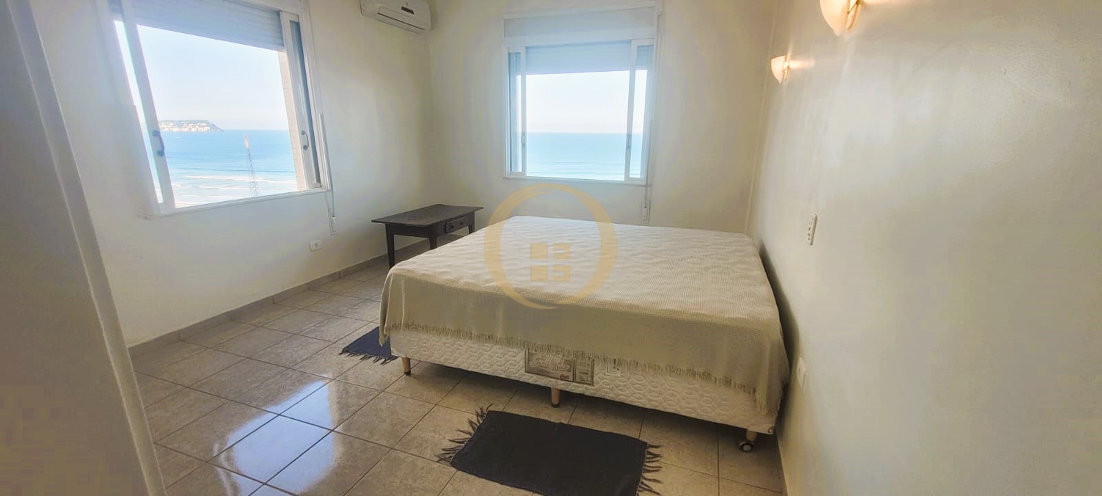 Apartamento Frente ao Mar nas Pitangueiras, Guarujá - SP