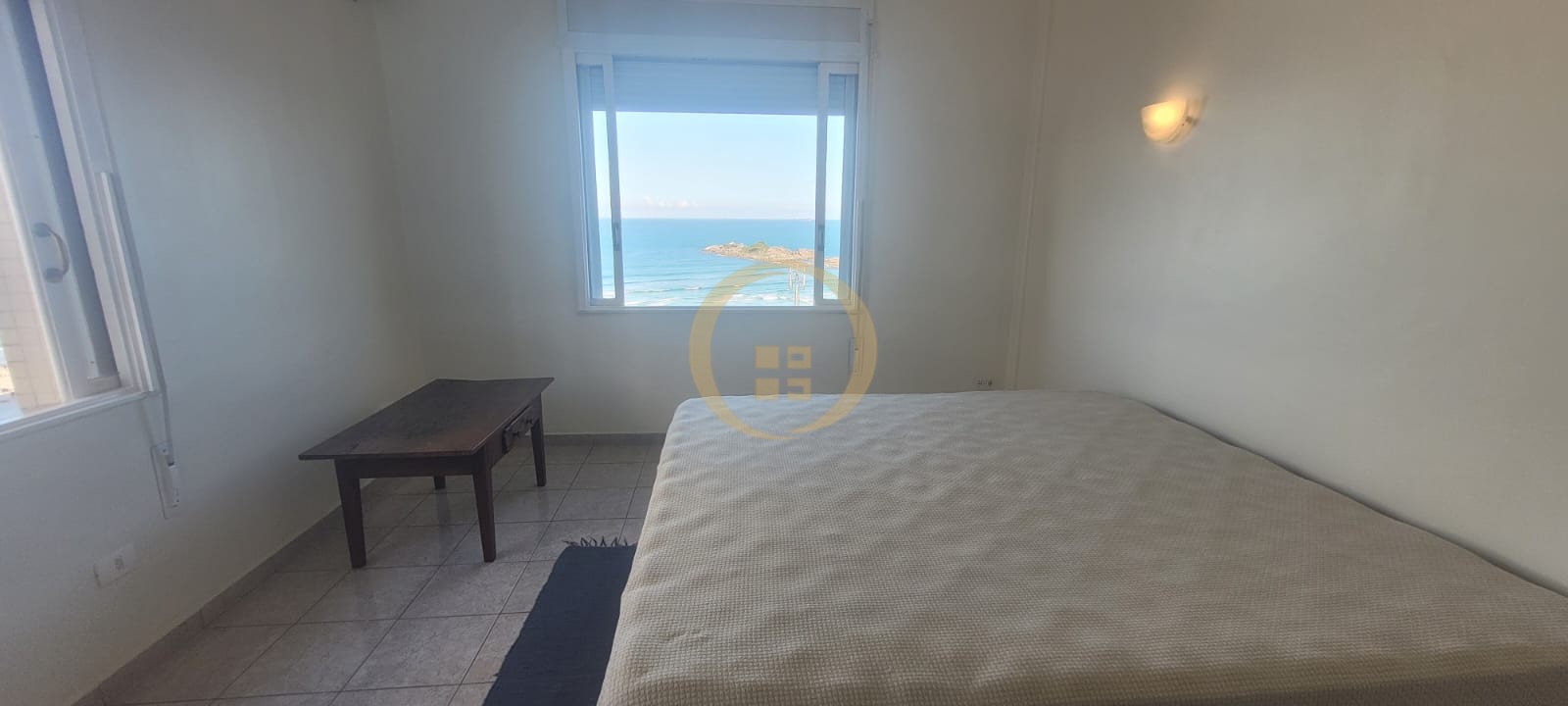 Apartamento Frente ao Mar nas Pitangueiras, Guarujá - SP