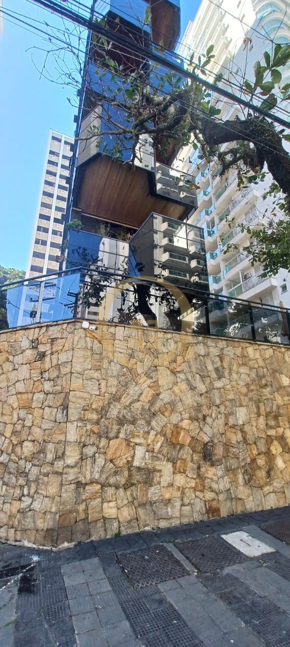 Duplex à Venda na Praia das Pitangueiras - Guarujá
