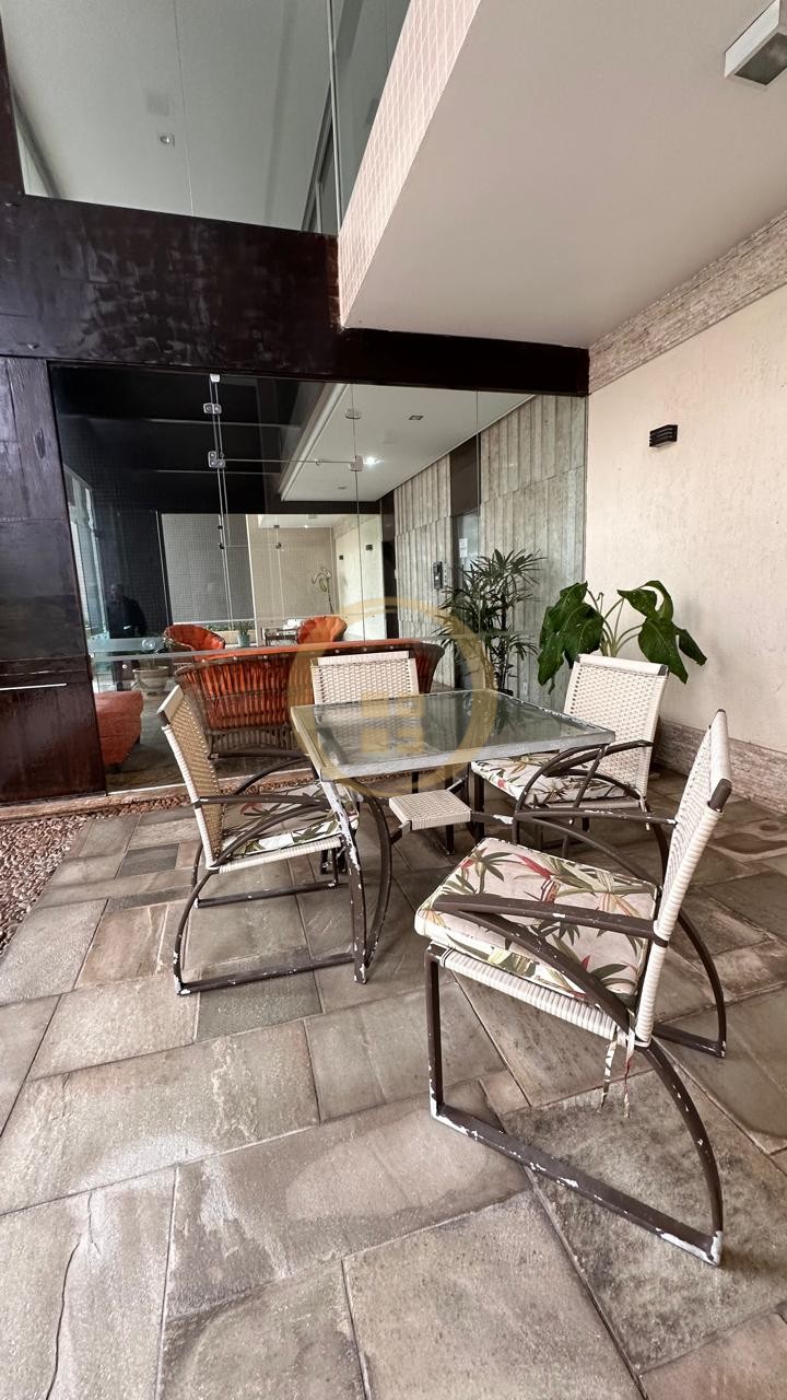 Apartamento na Praia das Pitangueiras, Guarujá - SP