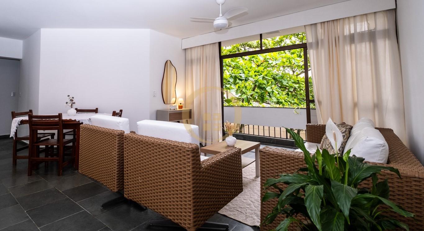 Apartamento na Praia da Enseada, Guarujá - SP