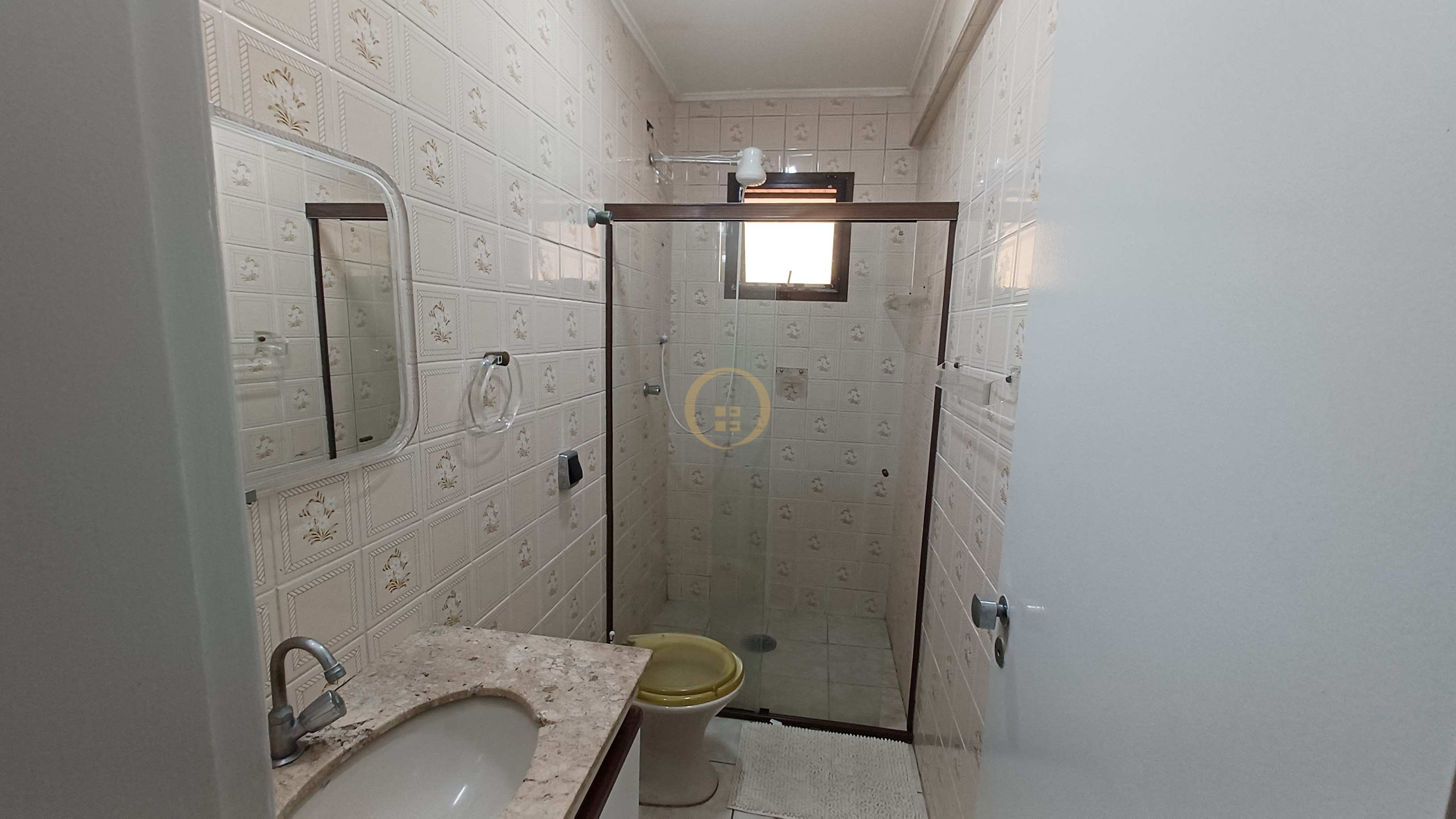 Apartamento na Praia da Enseada, Guarujá - SP