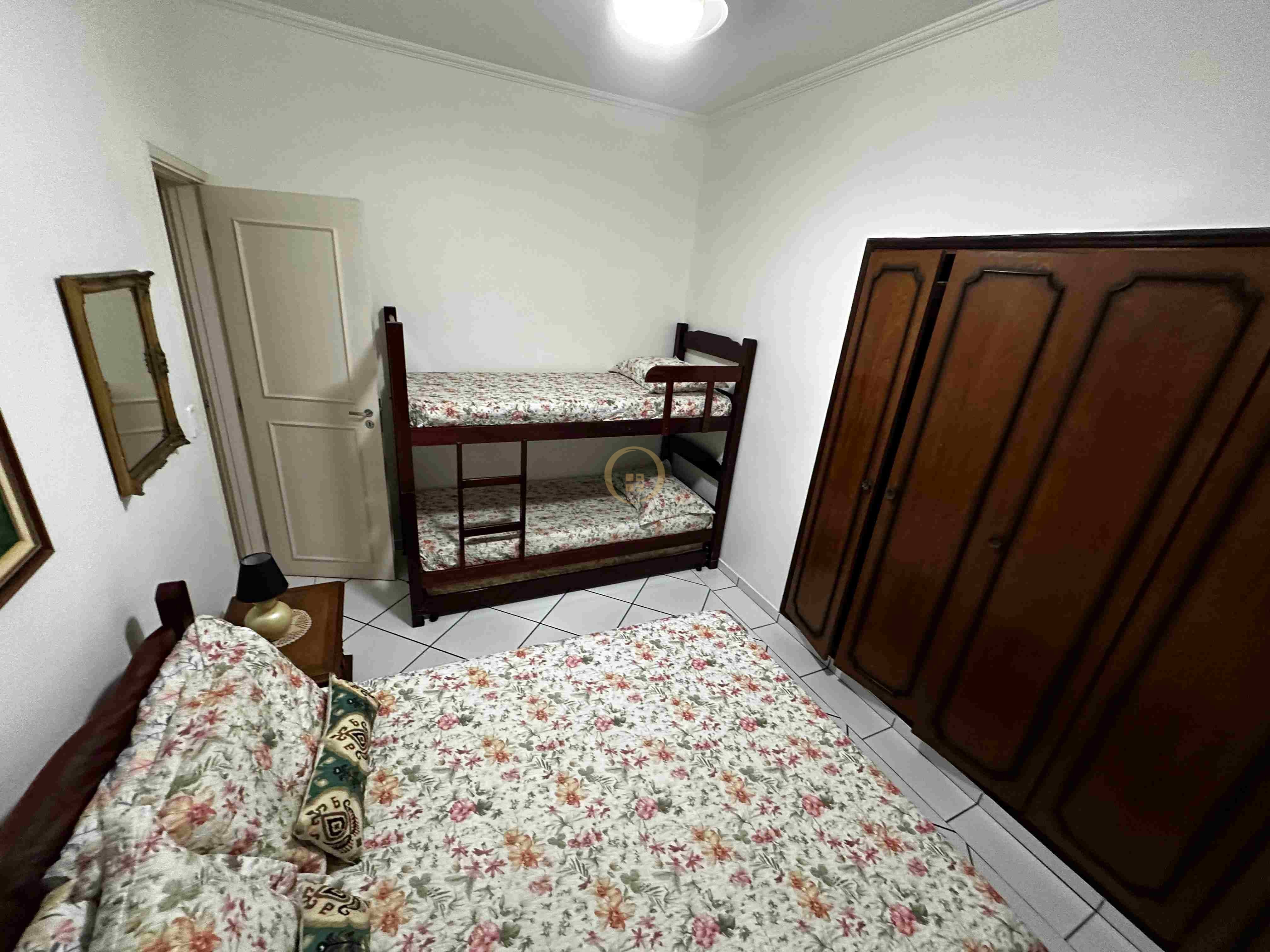 Apartamento na Praia das Pitangueiras, Guarujá - SP