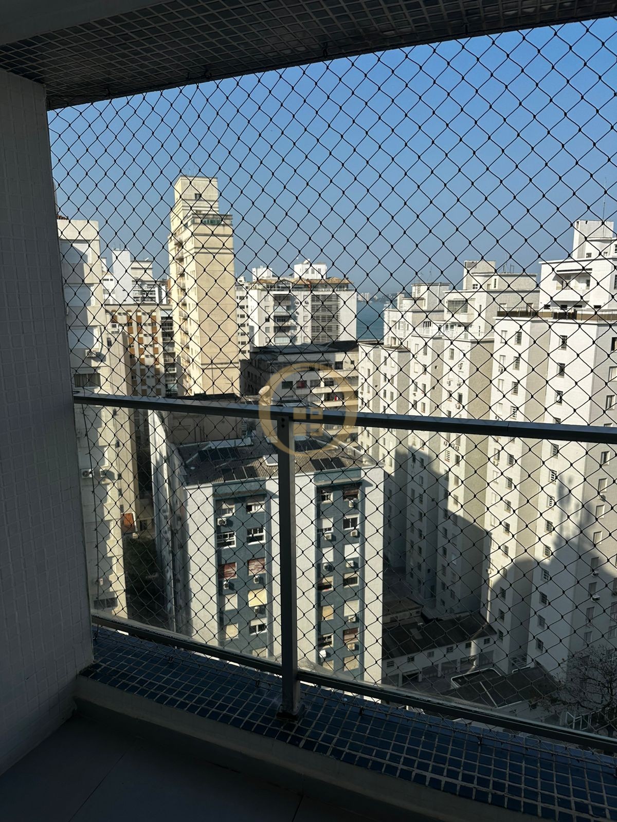Apartamento na Praia das Pitangueiras, Guarujá - SP
