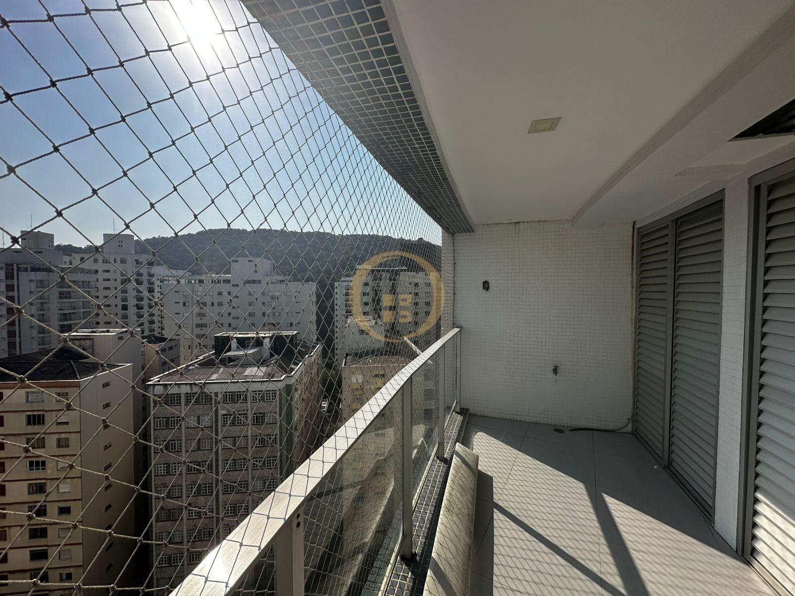Apartamento na Praia das Pitangueiras, Guarujá - SP