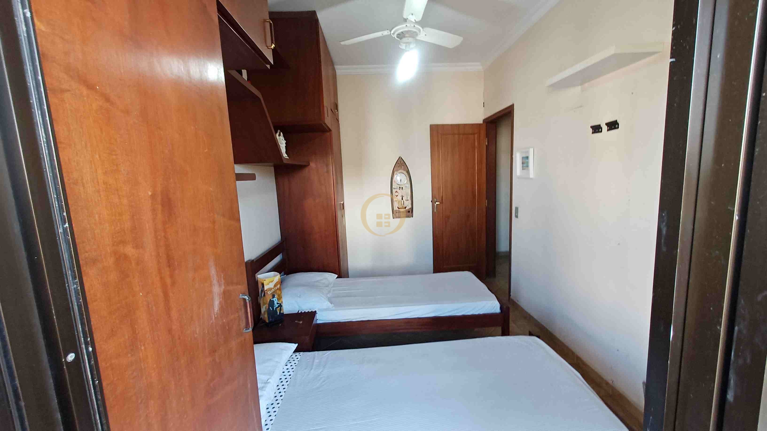 Apartamento na Praia da Enseada, Guarujá - SP