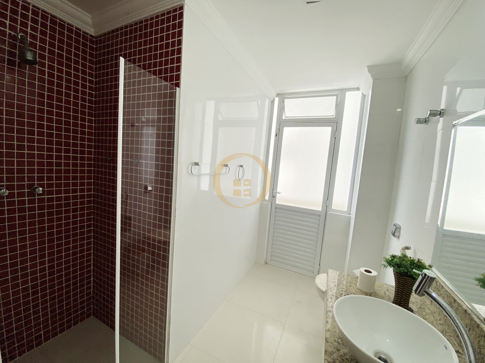 Apartamento Frente ao Mar nas Pitangueiras, Guarujá - SP