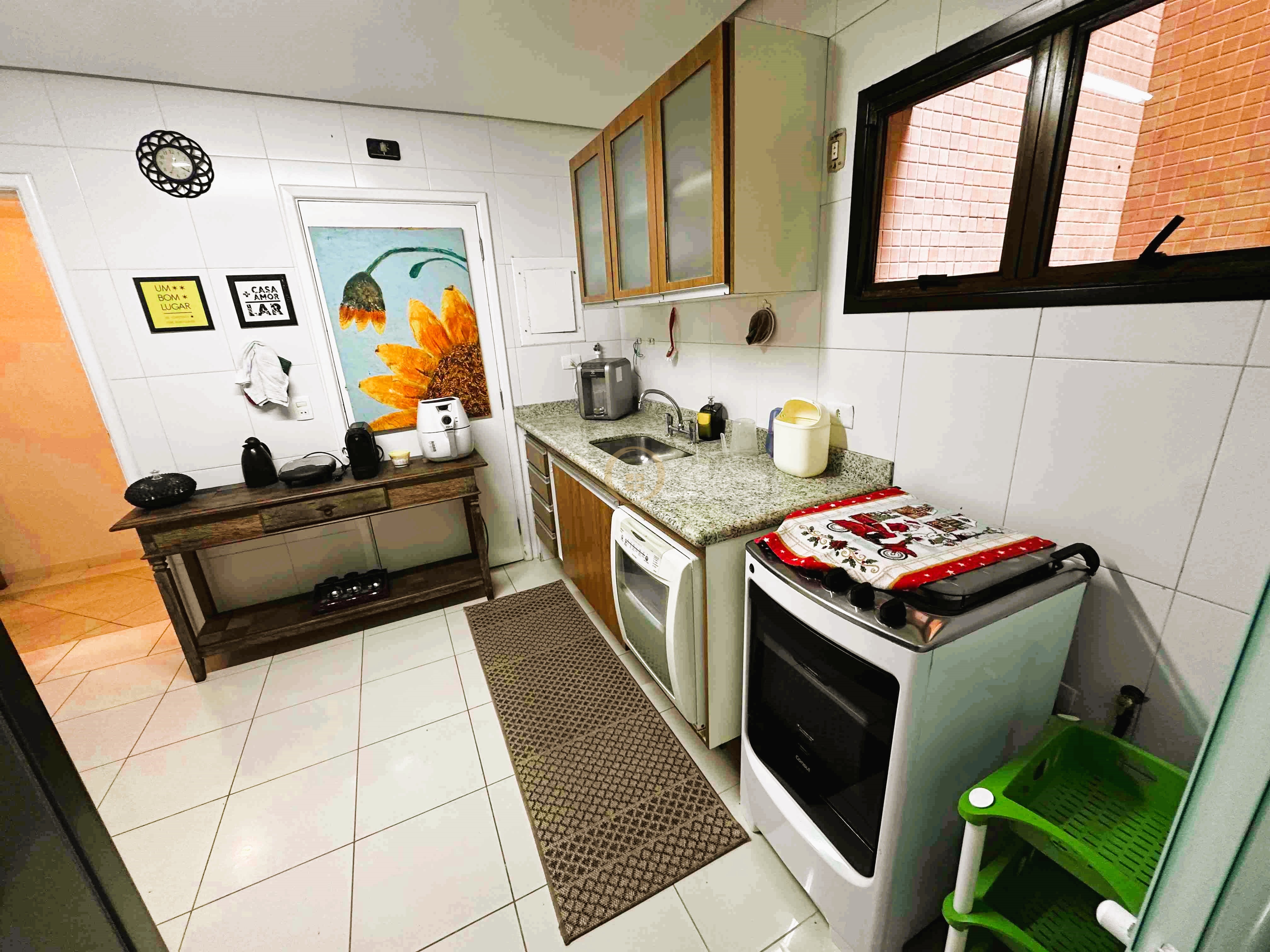 Apartamento na Praia das Pitangueiras, Guarujá - SP