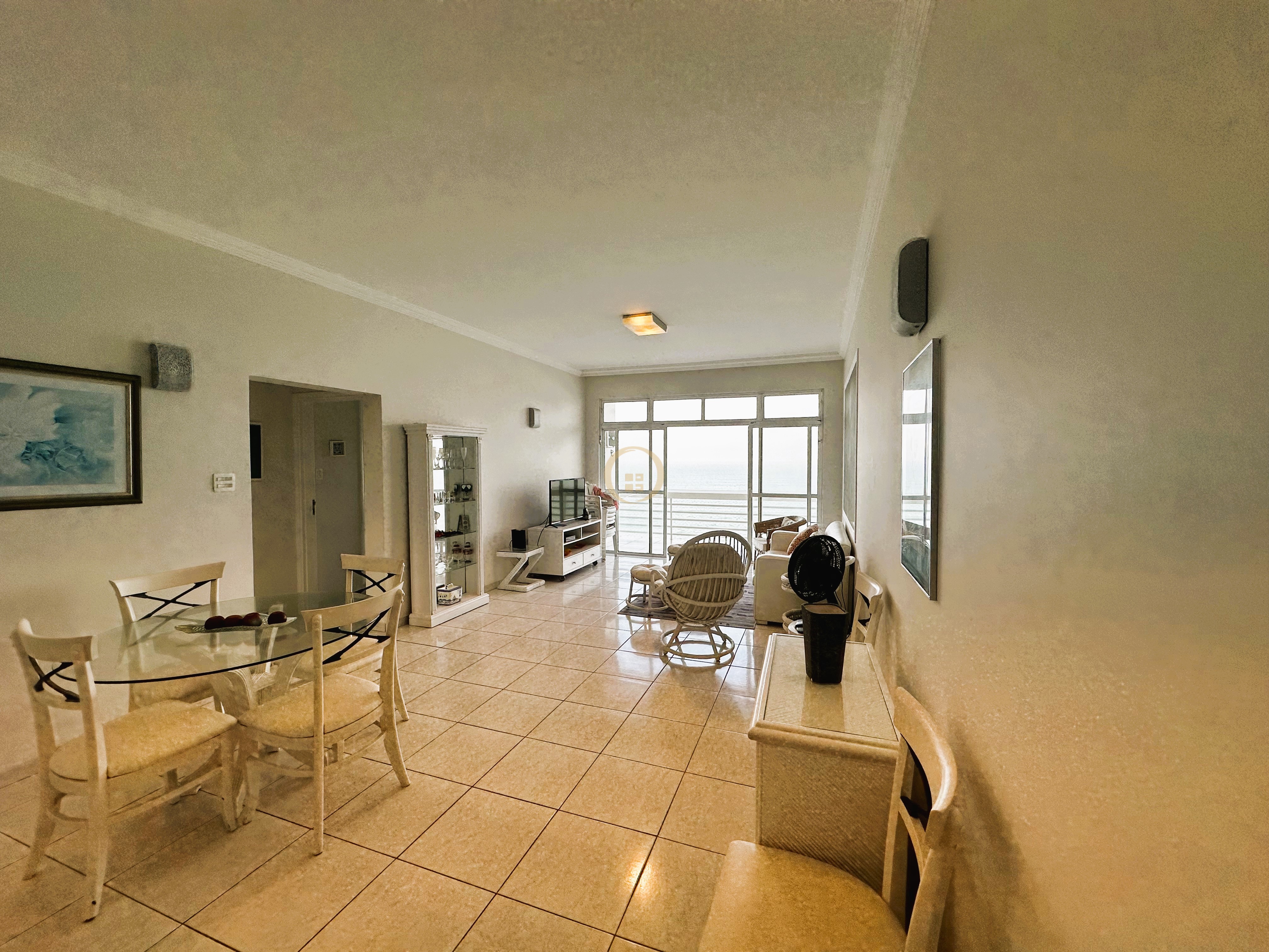 Apartamento Frente ao Mar-2-dormitorios-Pitangueiras