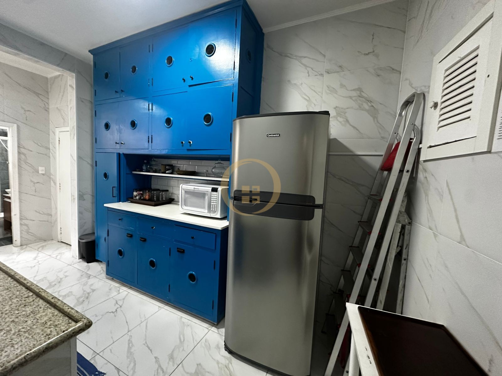 Apartamento na Praia das Pitangueiras, Guarujá - SP