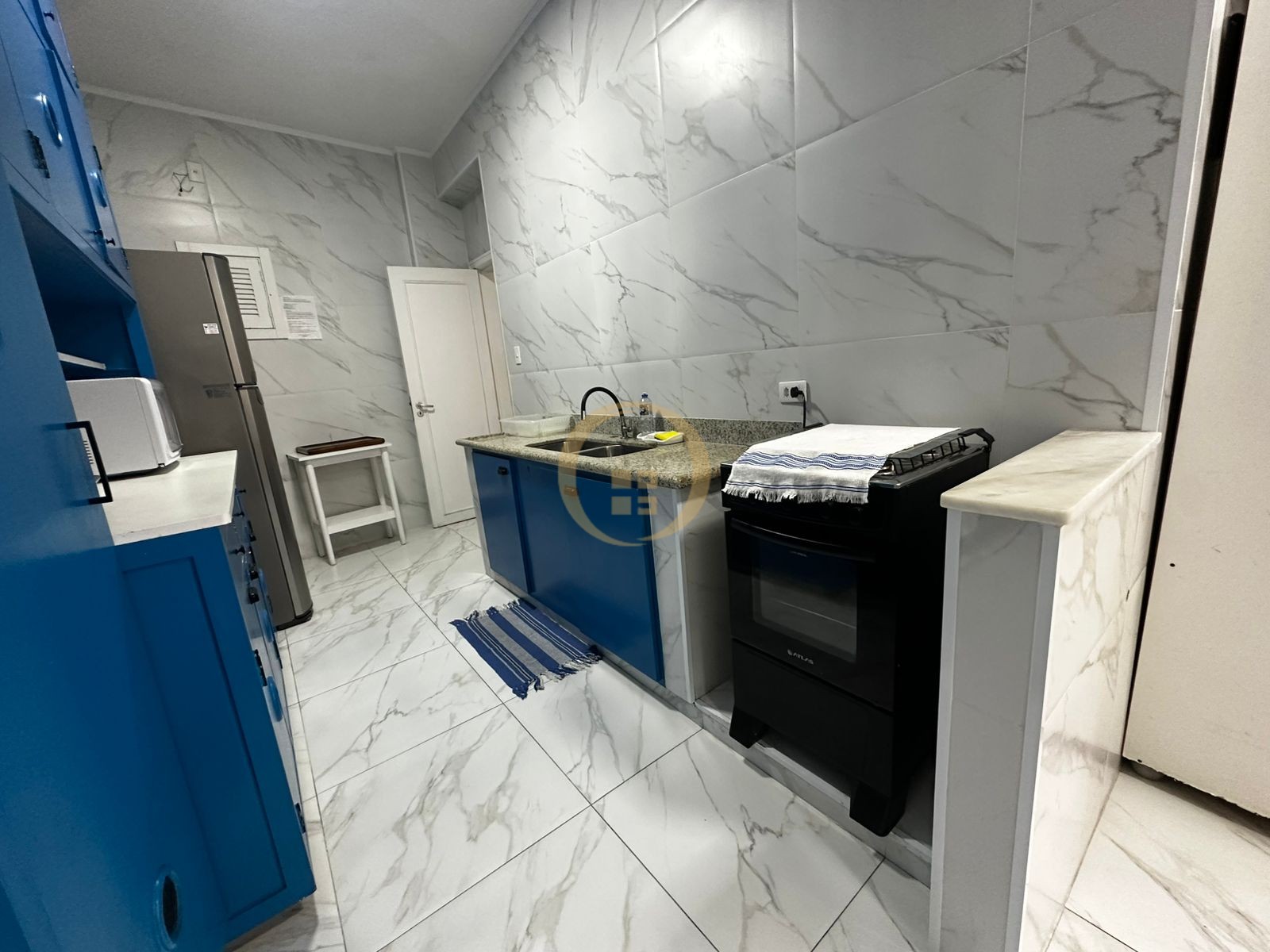 Apartamento na Praia das Pitangueiras, Guarujá - SP