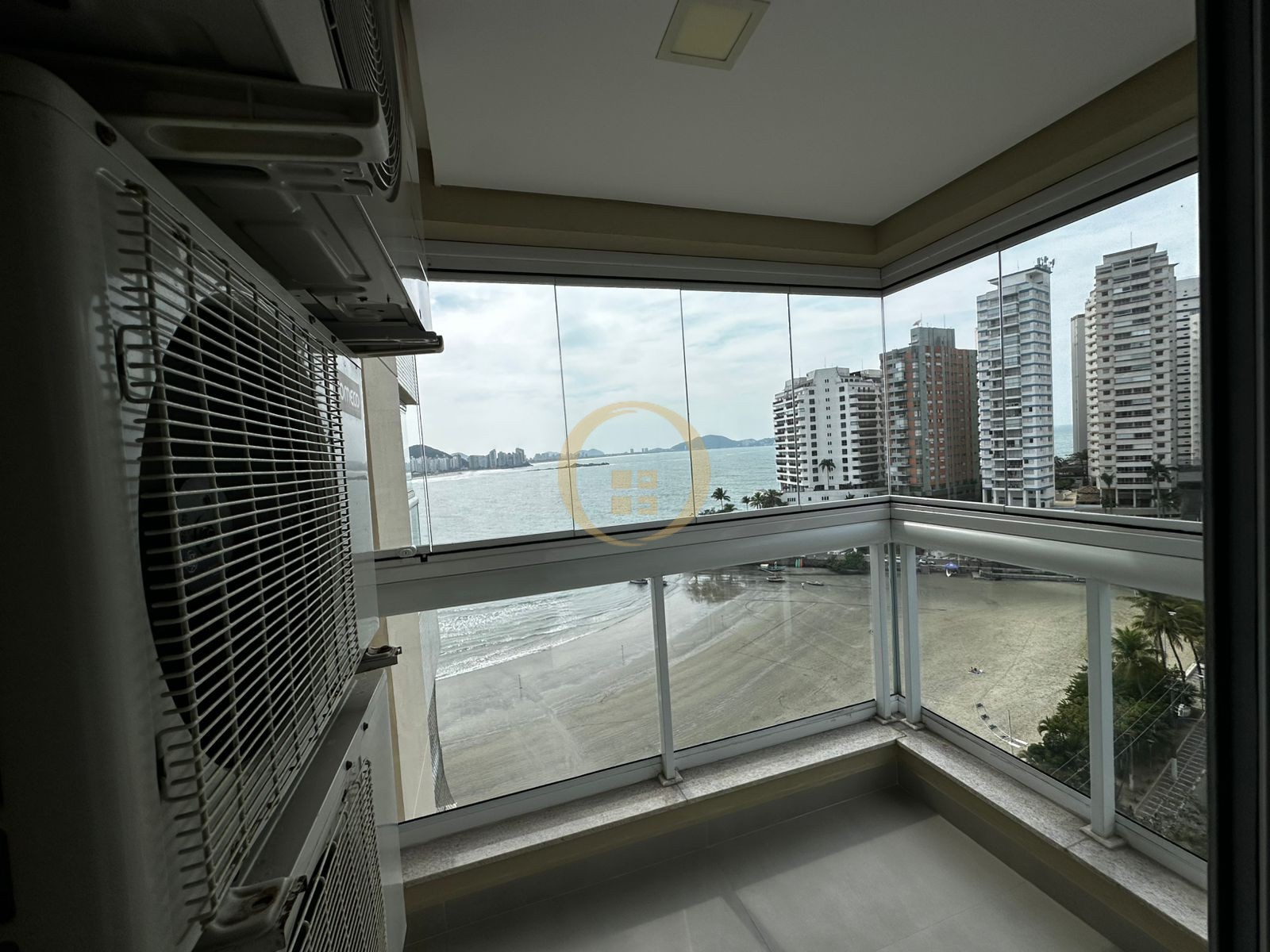 Apartamento Frente ao Mar, Praia das Astúria, Guarujá - SP