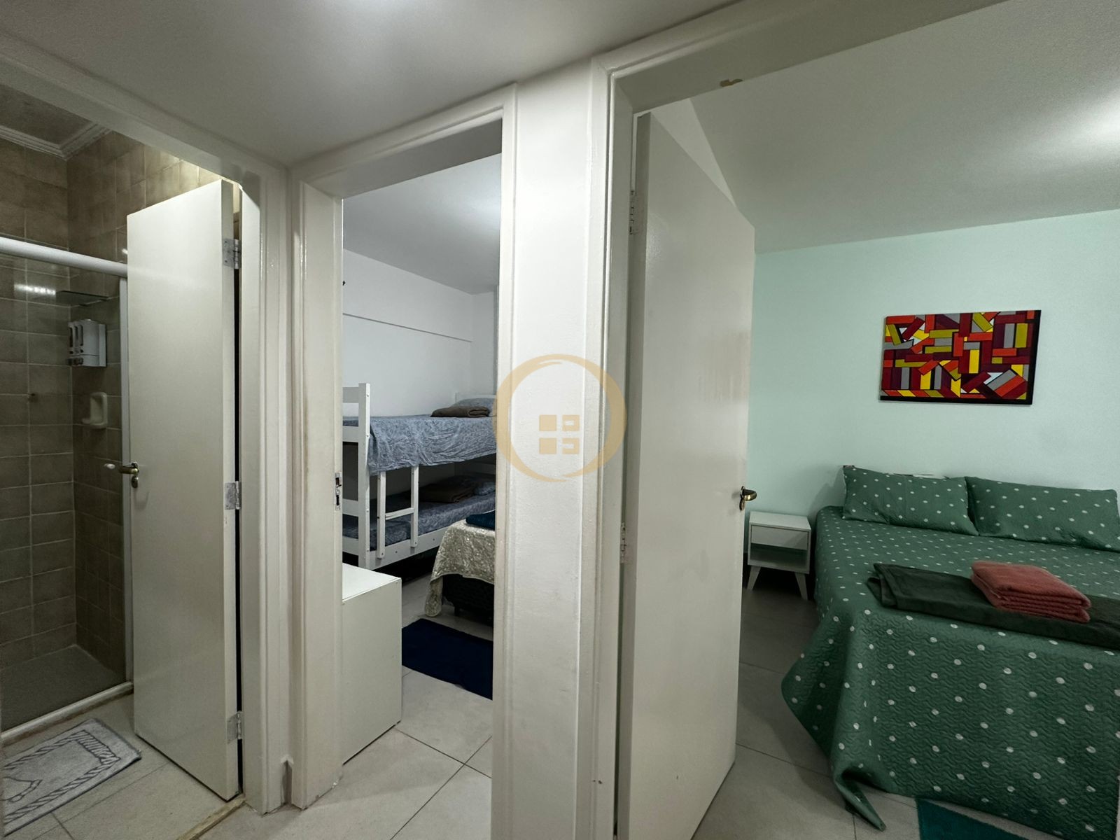 Apartamento na Praia das Pitangueiras, Guarujá - SP