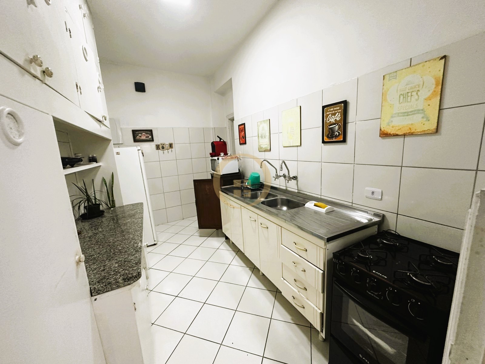 Apartamento na Praia das Pitangueiras, Guarujá - SP