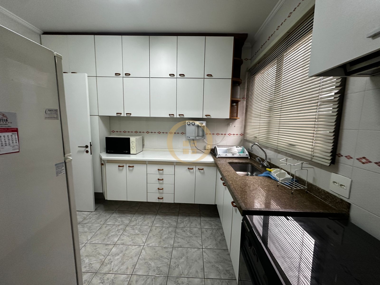 Apartamento na Praia das Pitangueiras, Guarujá - SP