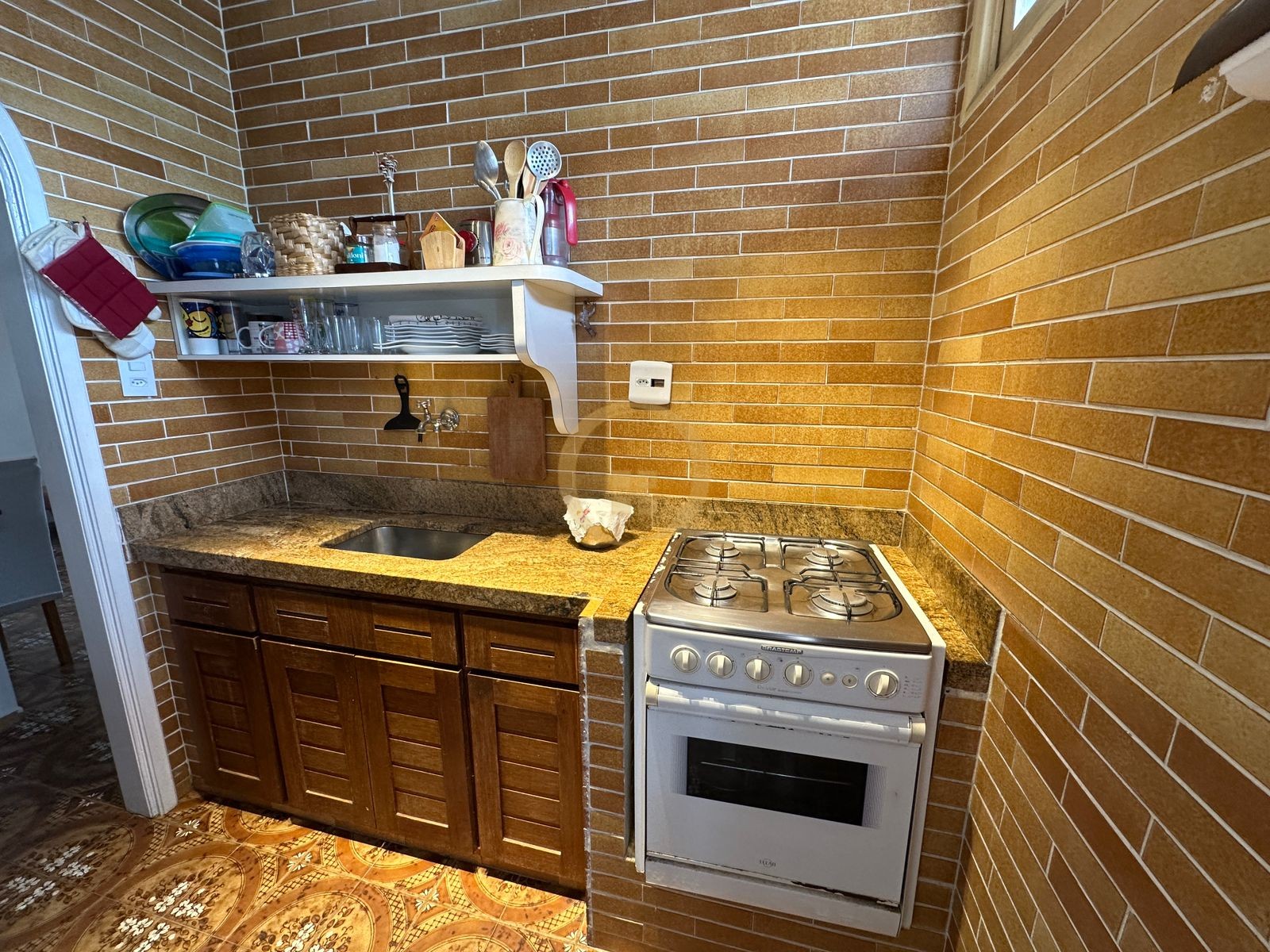 Apartamento na Praia das Pitangueiras, Guarujá - SP