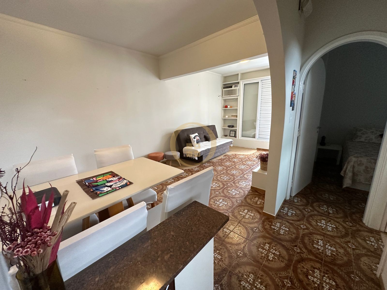 Apartamento na Praia das Pitangueiras, Guarujá - SP