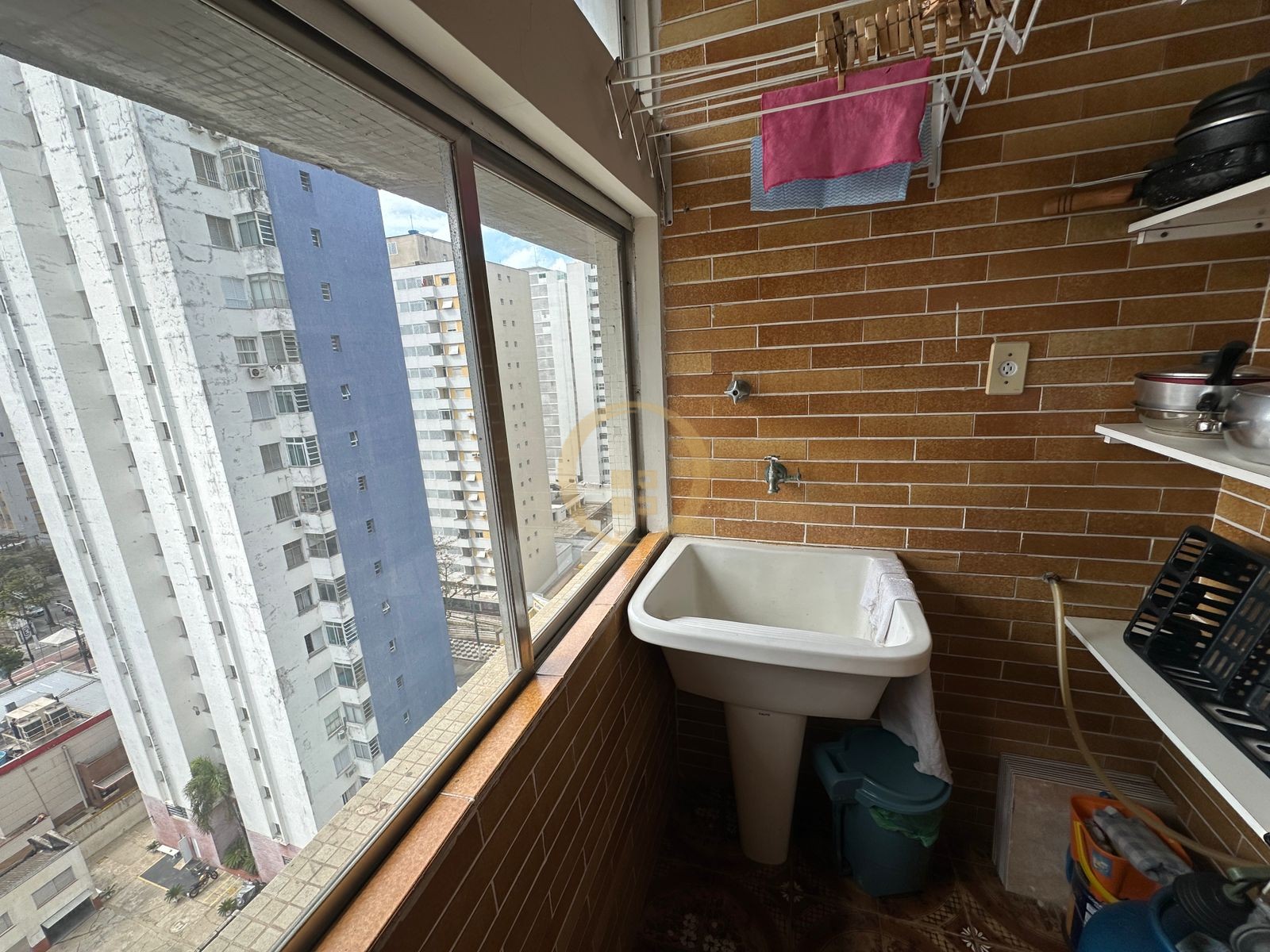 Apartamento na Praia das Pitangueiras, Guarujá - SP
