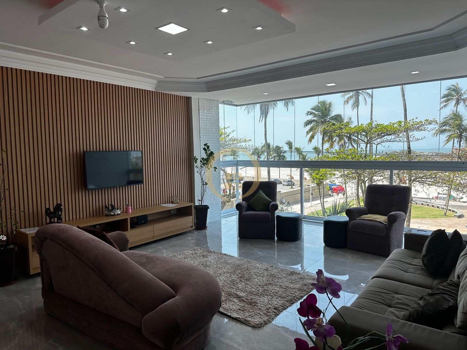 Apartamento Frente ao Mar-3-dormitorios-Pitangueiras