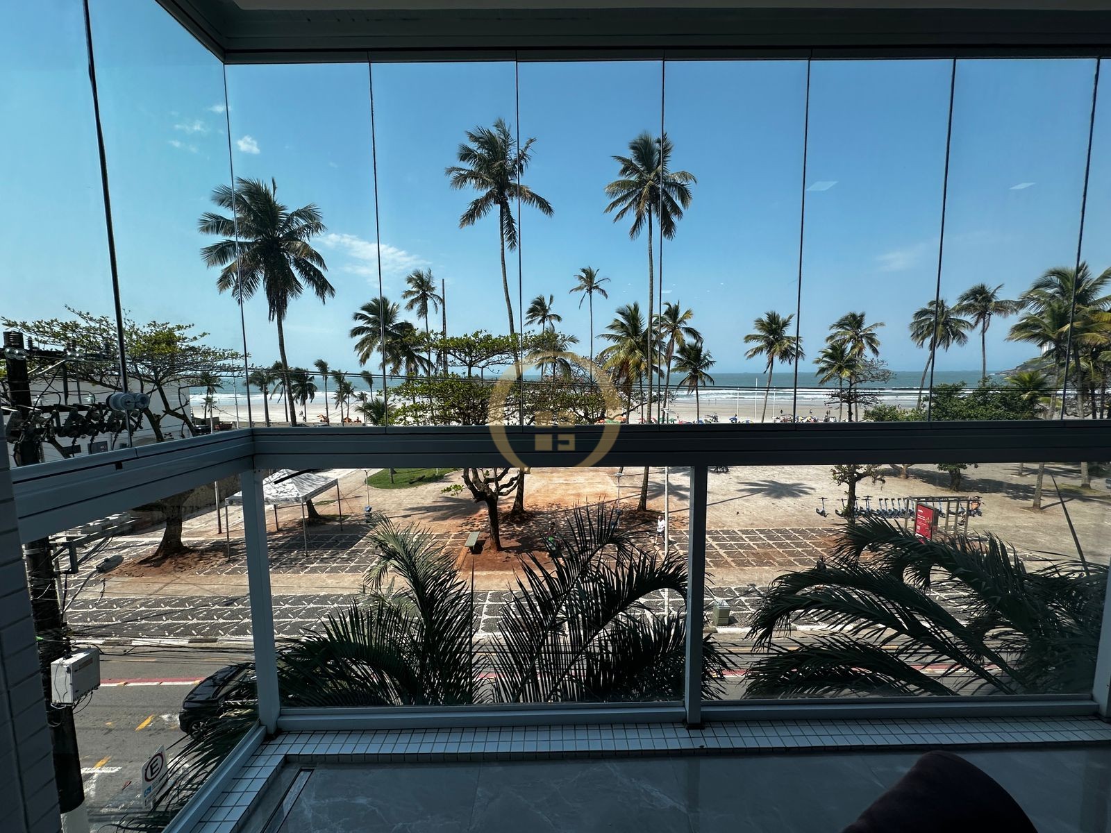 Apartamento Frente ao Mar-3-dormitorios-Pitangueiras