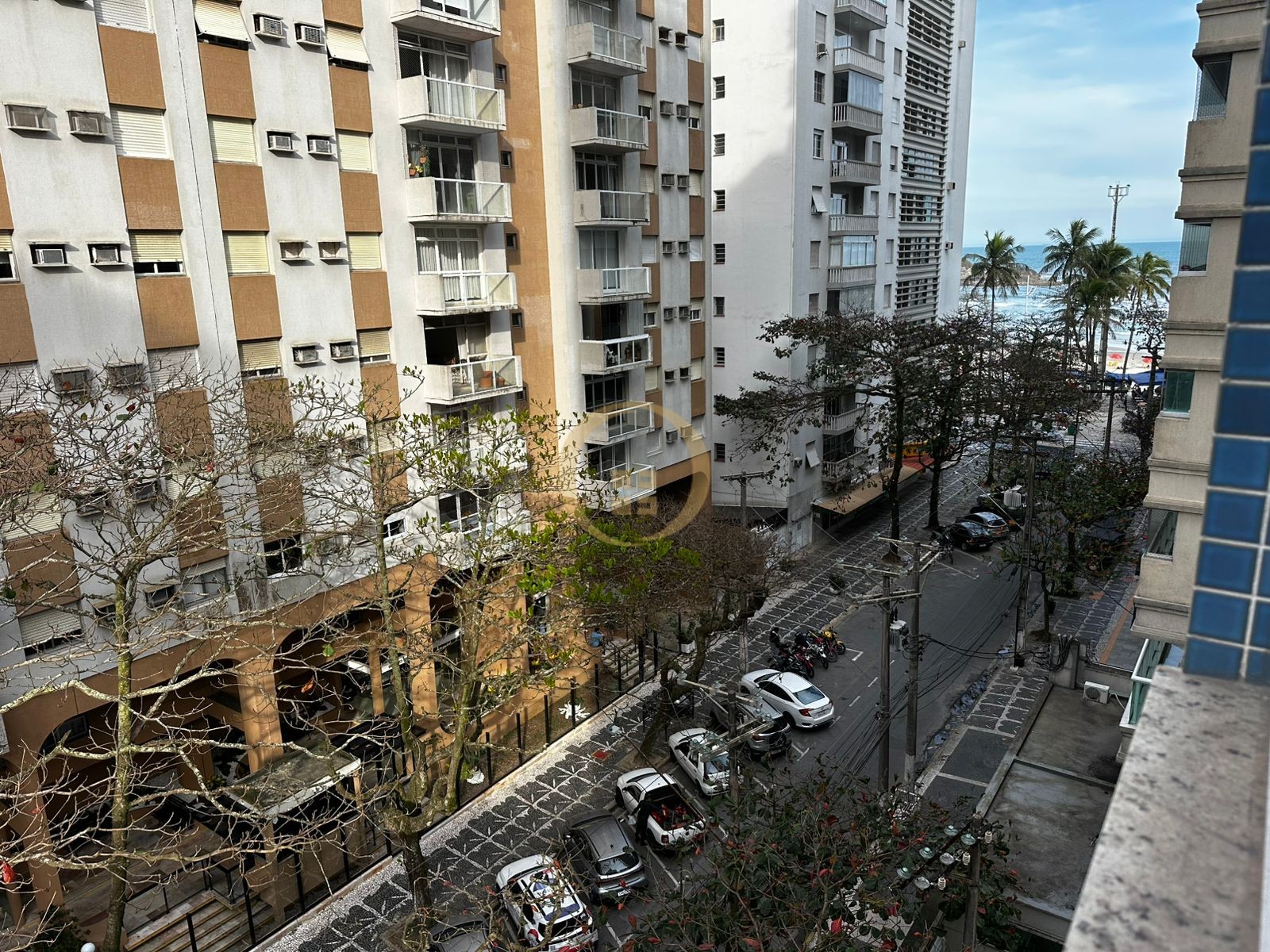 Apartamento na Praia das Pitangueiras, Guarujá - SP