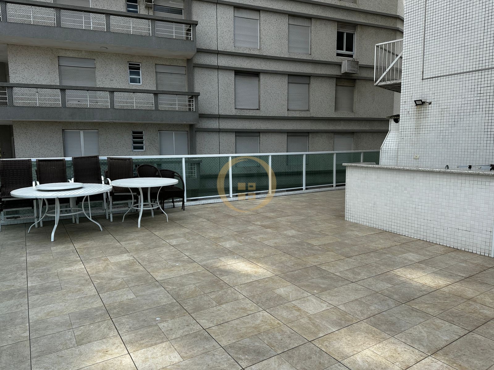 Apartamento Frente ao Mar-3-dormitorios-Pitangueiras