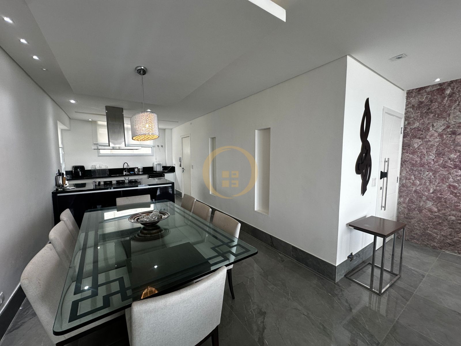 Apartamento Frente ao Mar nas Pitangueiras, Guarujá - SP