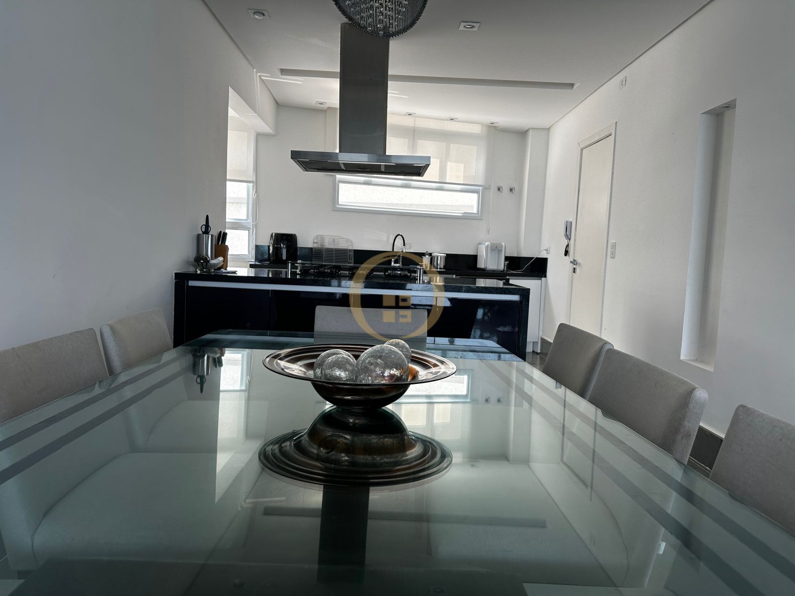 Apartamento Frente ao Mar nas Pitangueiras, Guarujá - SP