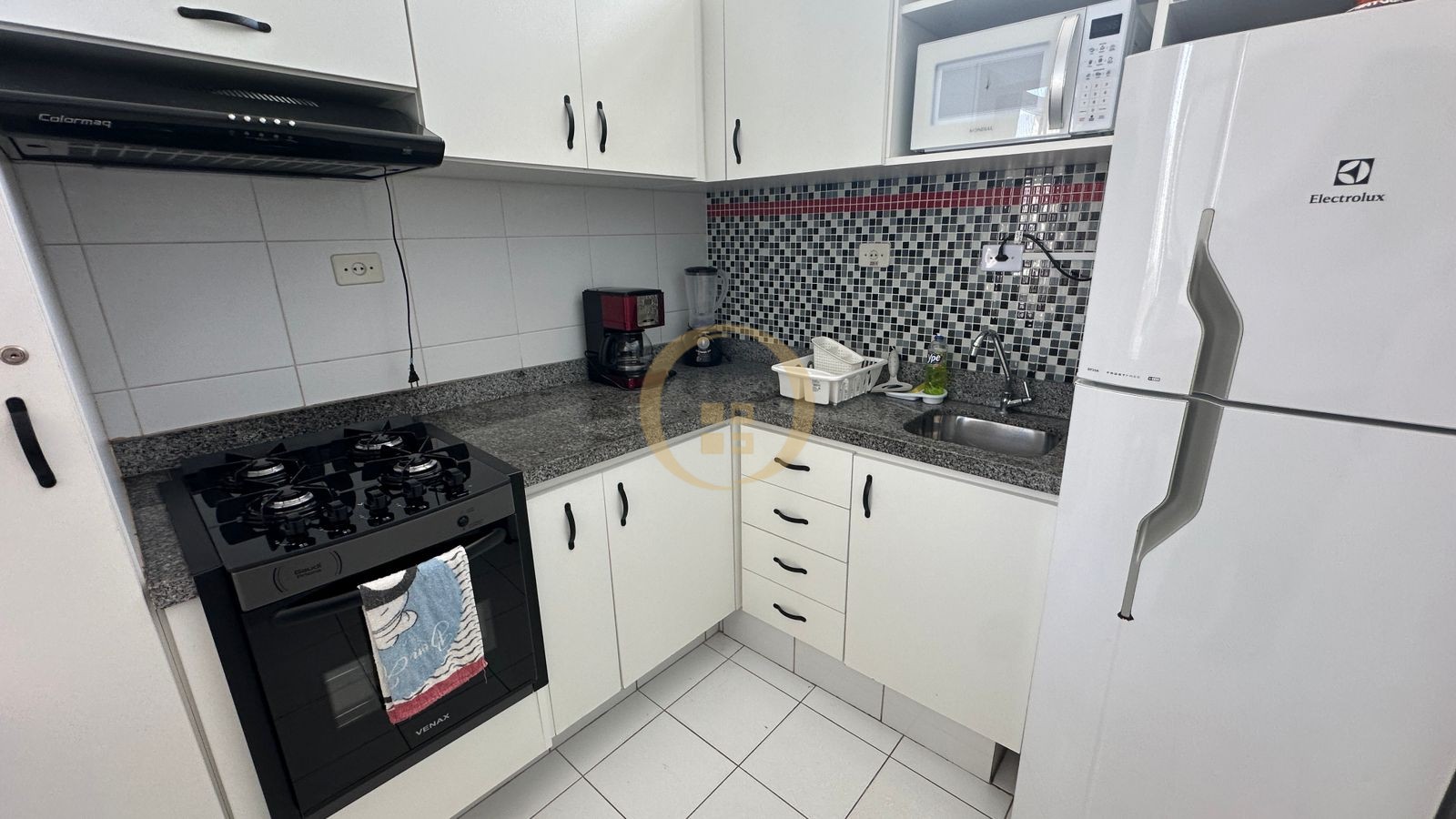 Apartamento na Praia das Pitangueiras, Guarujá - SP