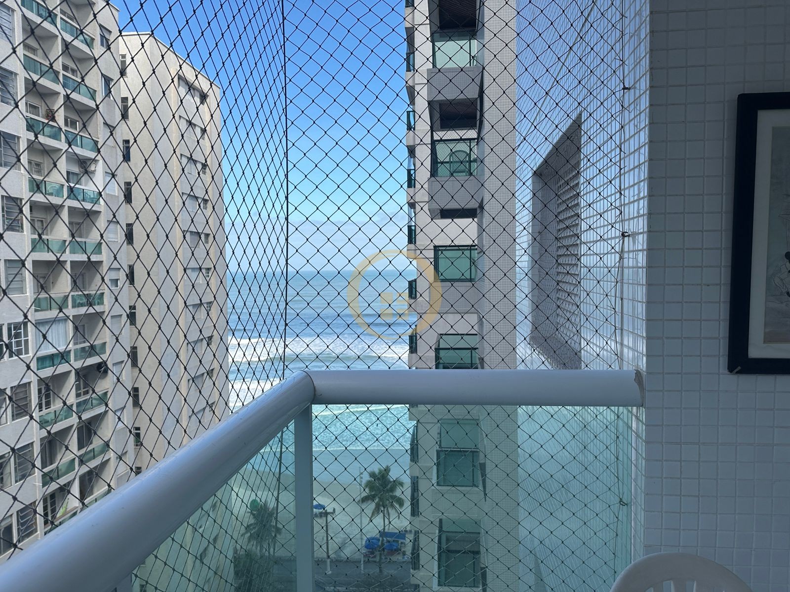 Apartamento na Praia das Pitangueiras, Guarujá - SP